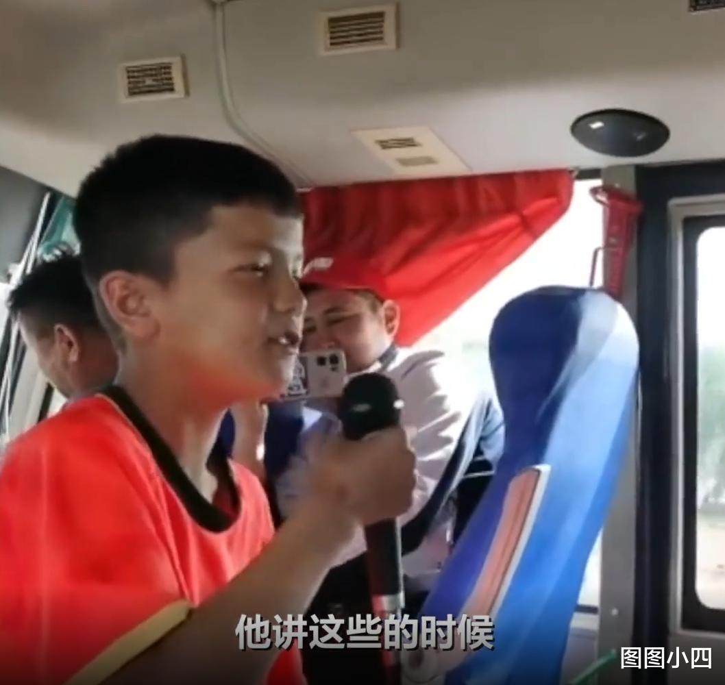 新疆足球少年的奋斗之路，努力成为职业球员的梦想之旅