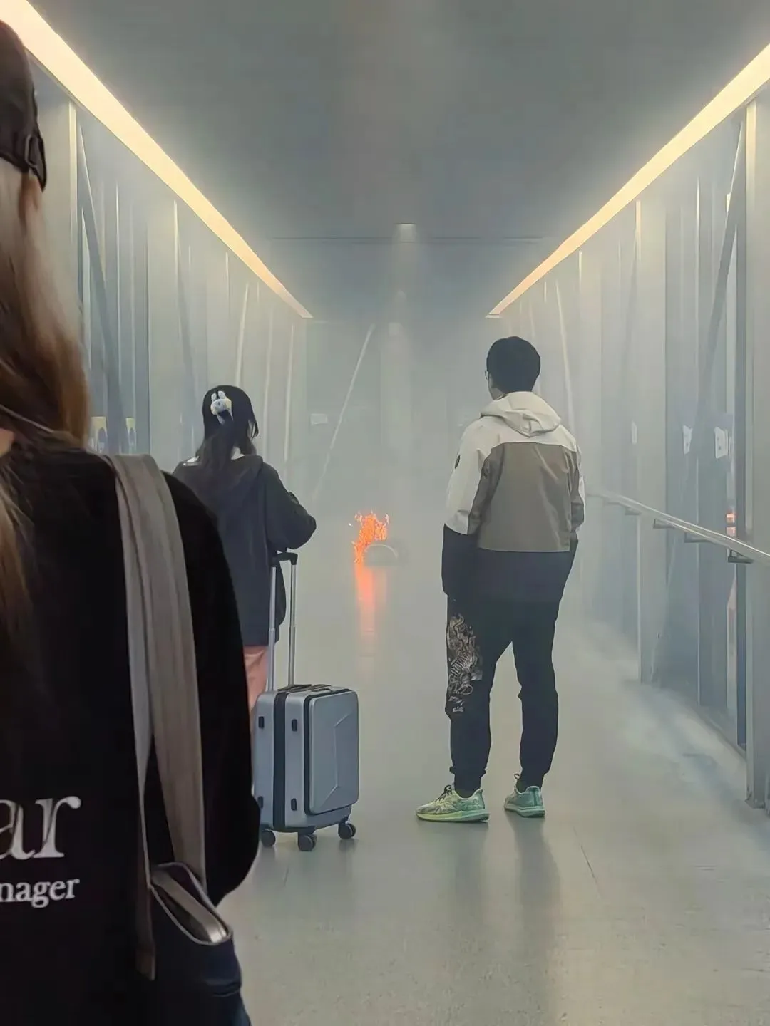 虹桥机场廊桥旅客充电宝起火事件及应对指南，从初学者到进阶用户的实用指南