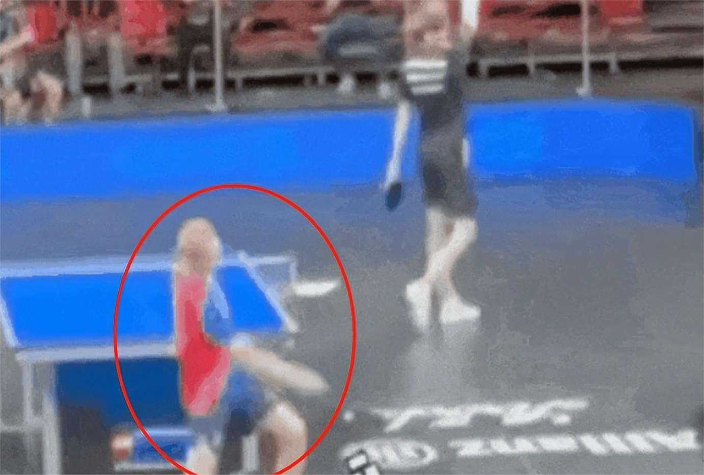 勒布伦失落拍子与友谊纽带，摔拍单打成绩被取消引发关注