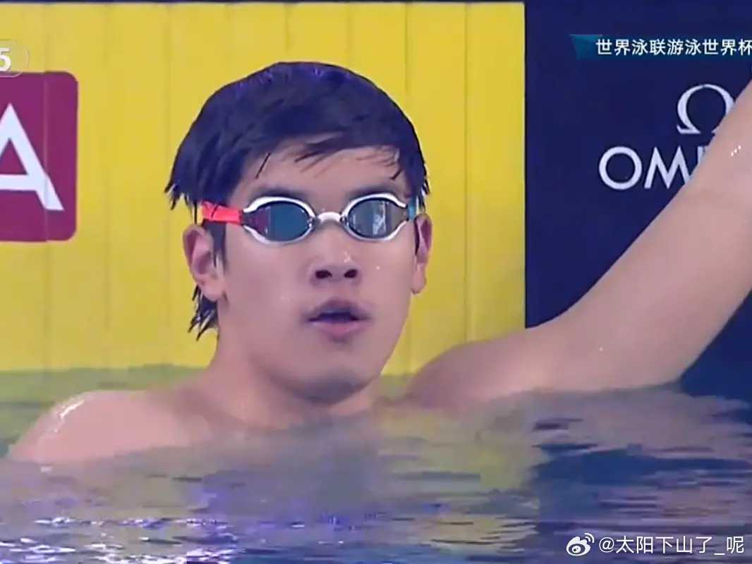 潘展乐分享，以赛代练的400自智能体验机全新科技产品解析