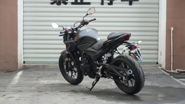 本田CB400最新款，人与车的温馨旅程