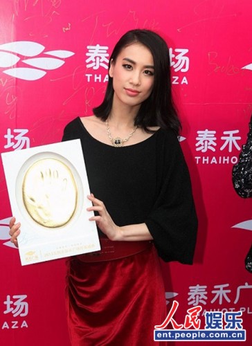 澳门最精准正最精准龙门蚕,最佳美女精选_22.3.26黄圣依