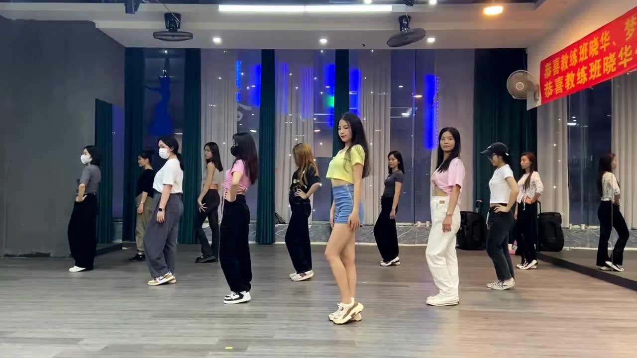 最新韩舞，自信舞动，魔力步伐成就梦想