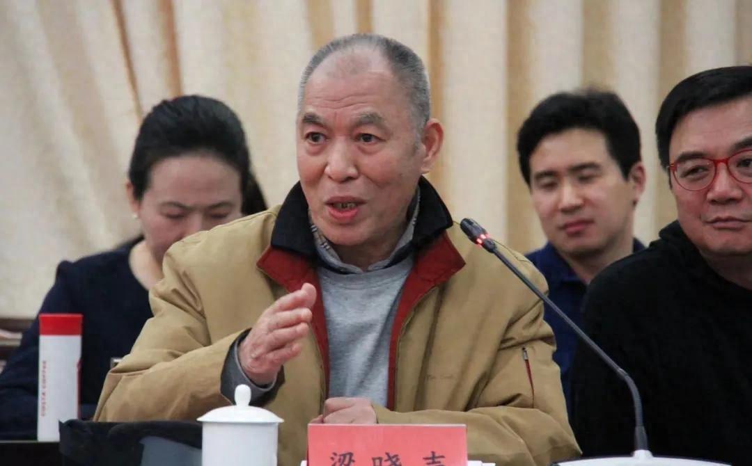 最新双肩包,最新双肩包，时尚潮流的载体与变迁的见证者