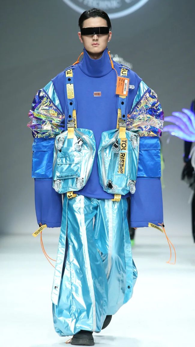 2024年新澳门天天开彩,西安全案设计服务_49.94.85中秋晚会