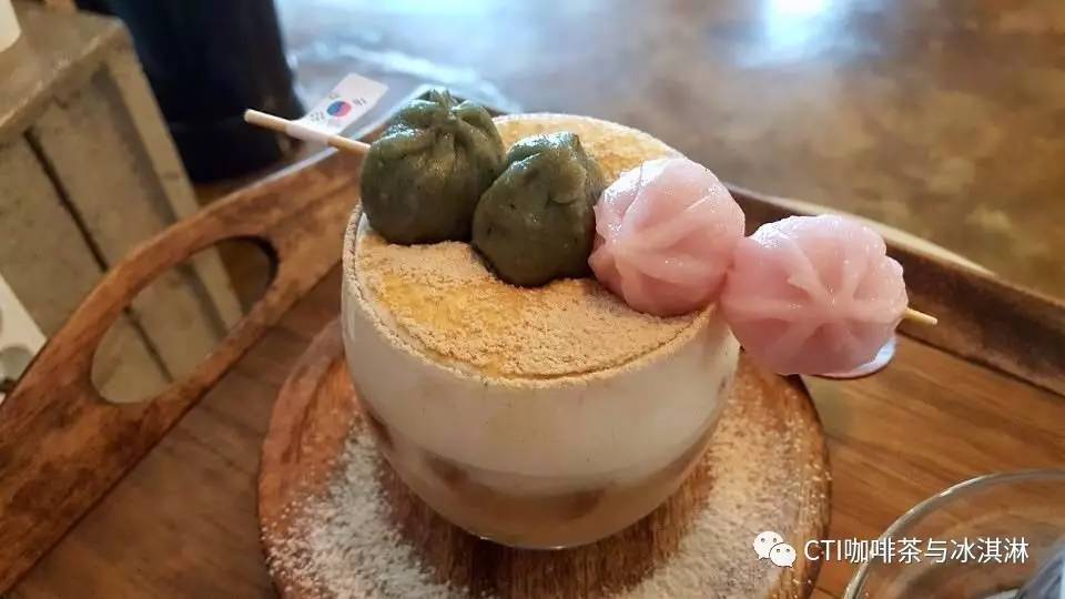 最新款蛋糕，自然美景之旅，寻找内心的甜蜜与平静
