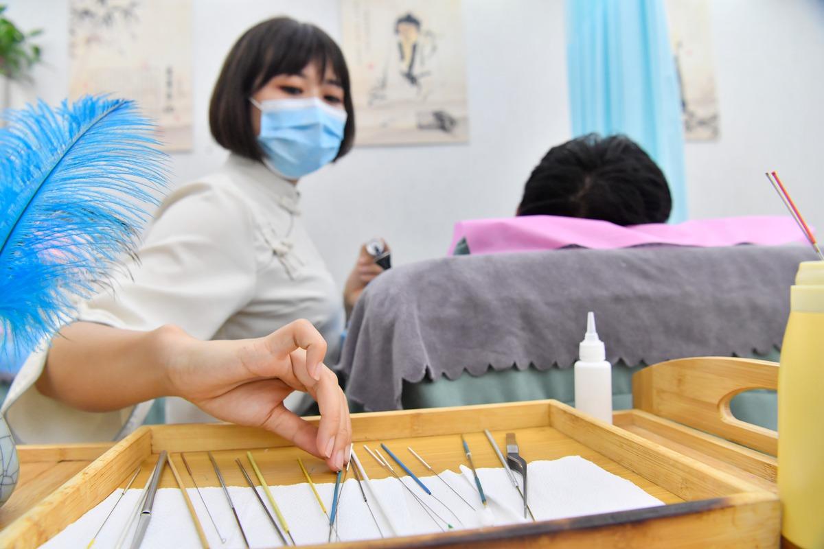 最新护士跨省注册变更与小巷深处的特色小店探秘揭秘