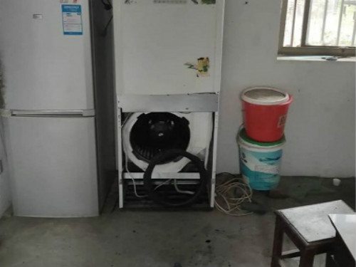 电火花师傅招聘启事，探寻小巷独特风味之旅