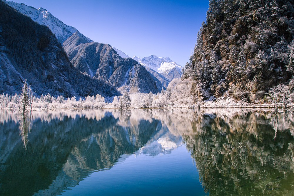 关于久艹的心灵之旅，探索自然美景，寻求内心平静之道