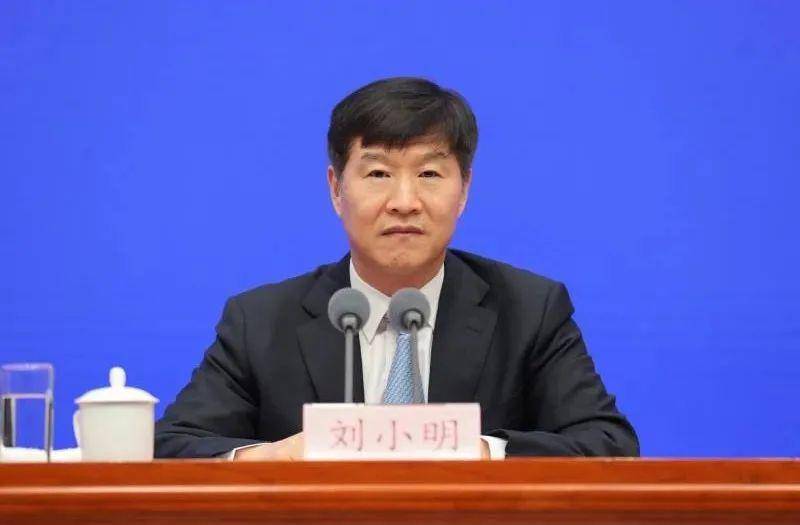 晓辉探索前沿科技，无限可能的旅程