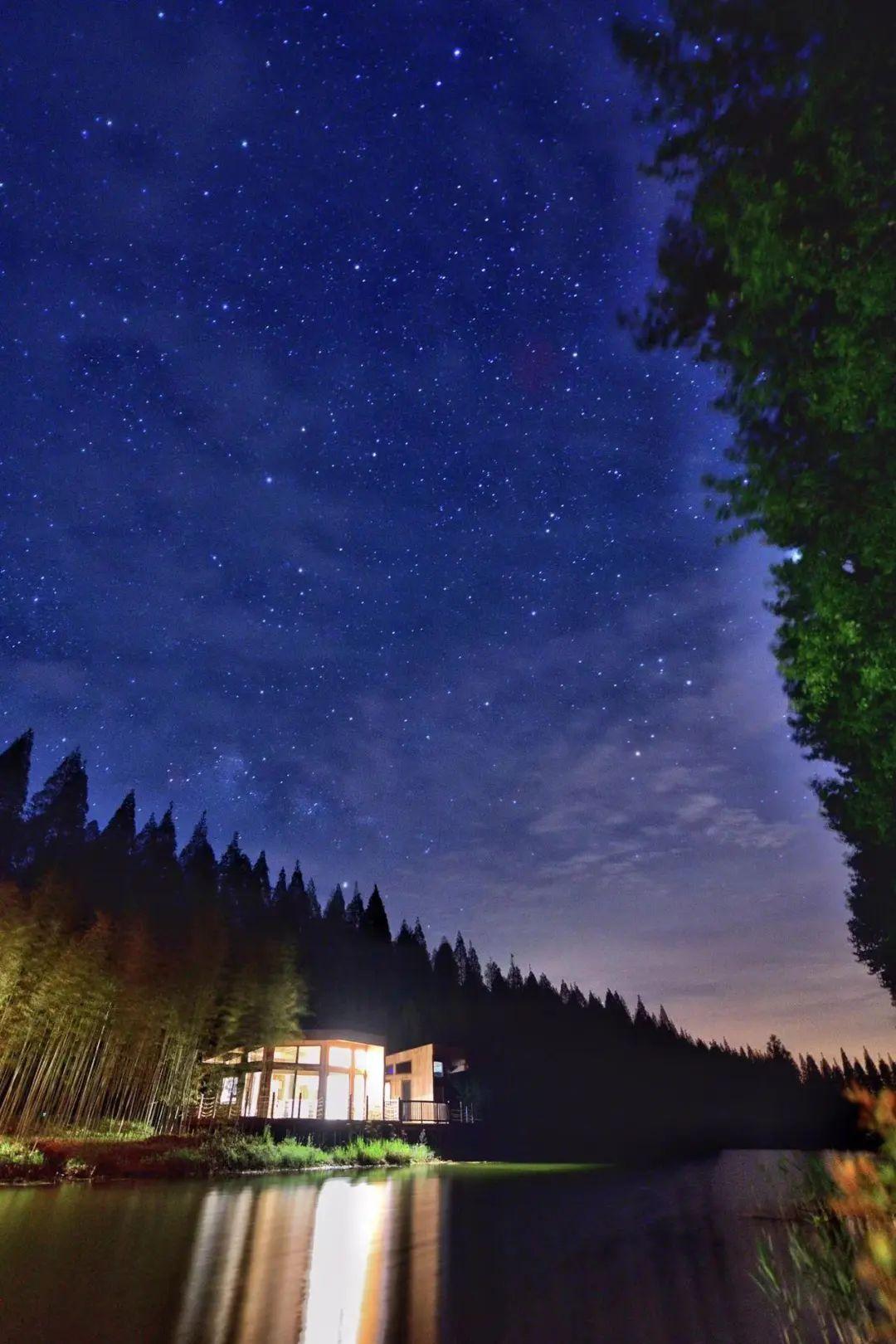 星光伴我行，探索自然美景之旅，寻找内心宁静与平和的旅程