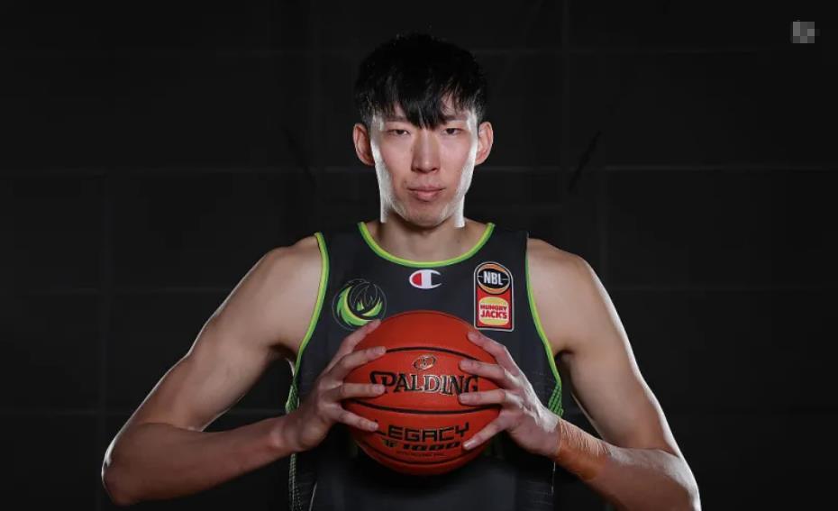 篮球新星李弘权闪耀天际，最新动态揭秘