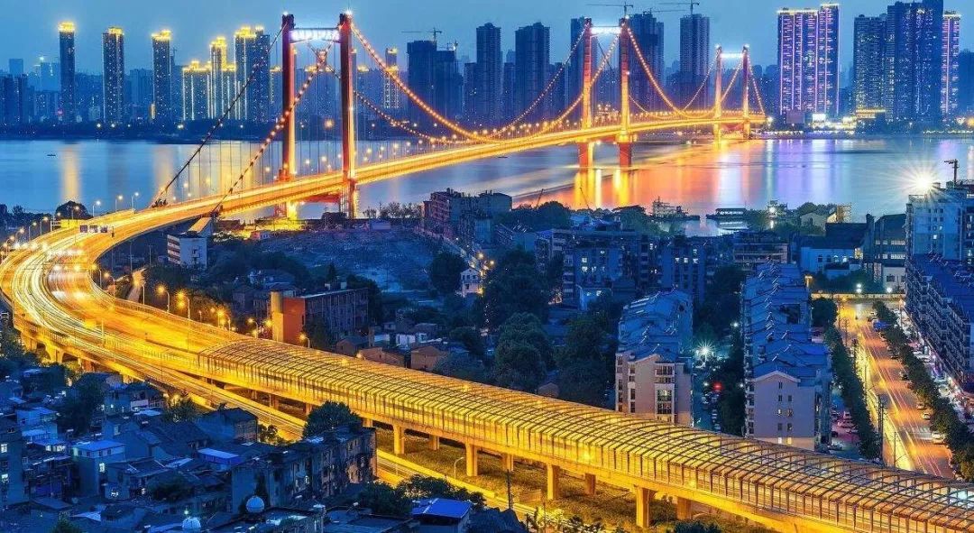 铜仁新闻网独家报道，城市角落的温馨日常与深厚友情的真实写照